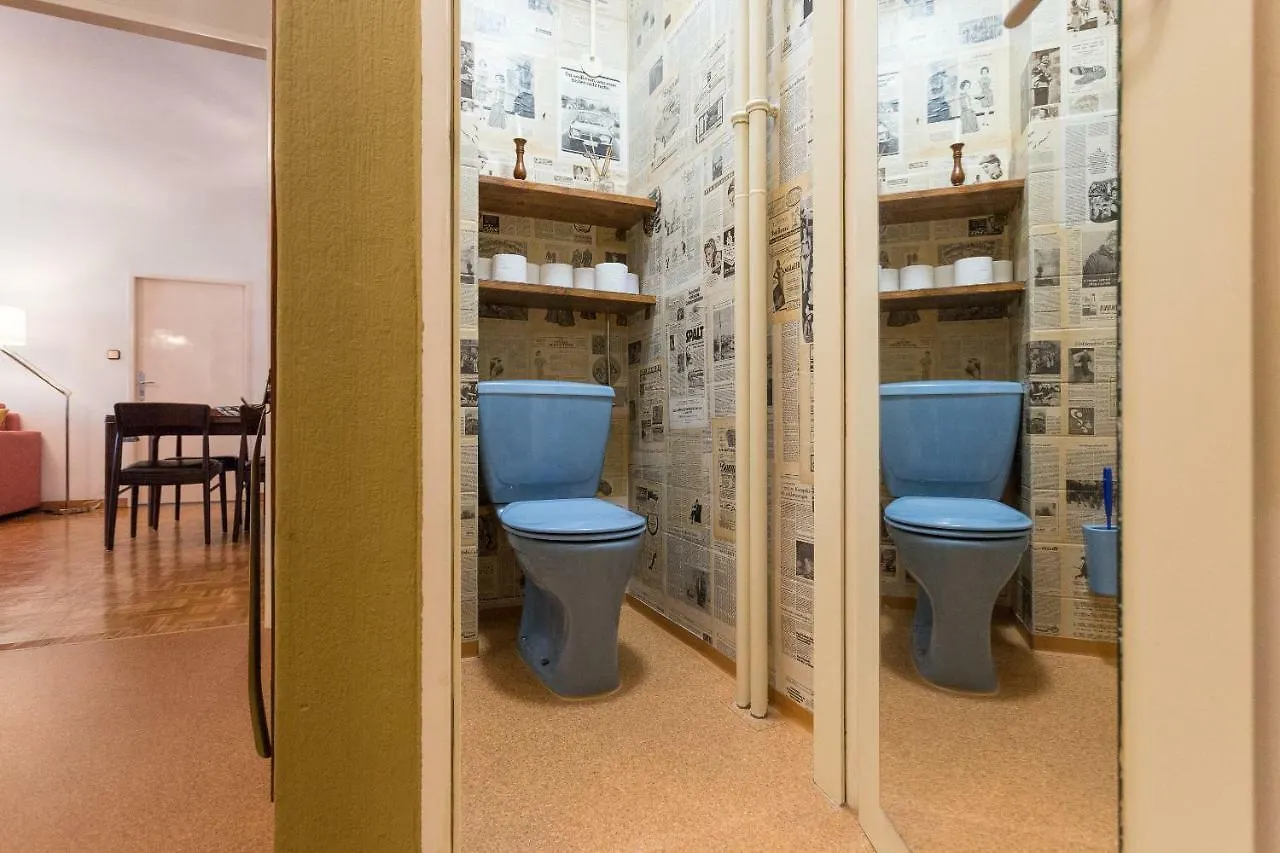 70'S Retro Viennese Apartment