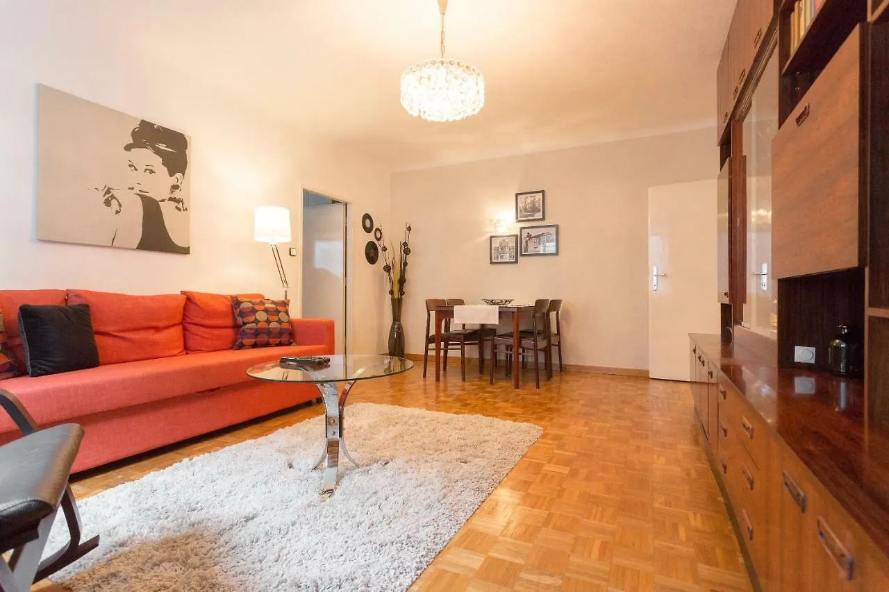70'S Retro Viennese Apartment Austria