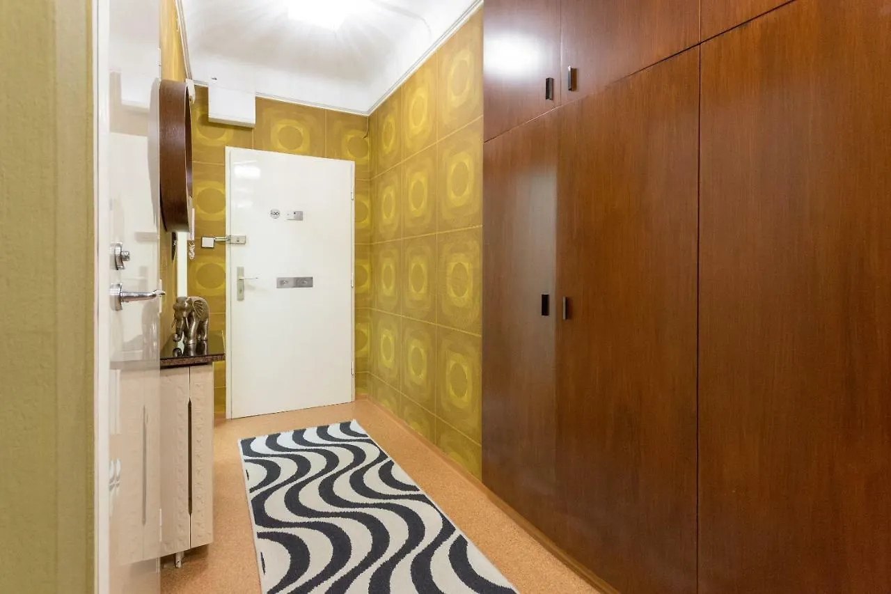 70'S Retro Viennese Apartment Austria