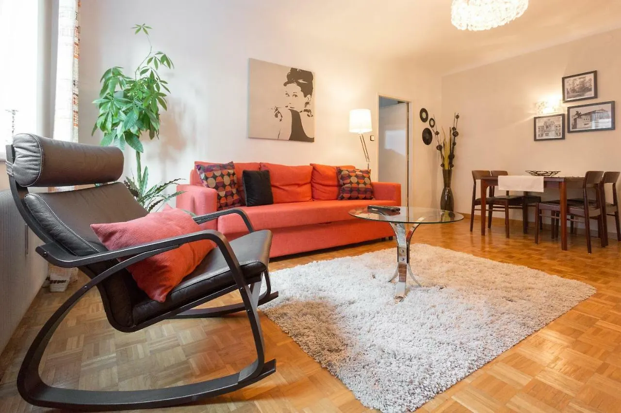 70'S Retro Viennese Apartment Austria